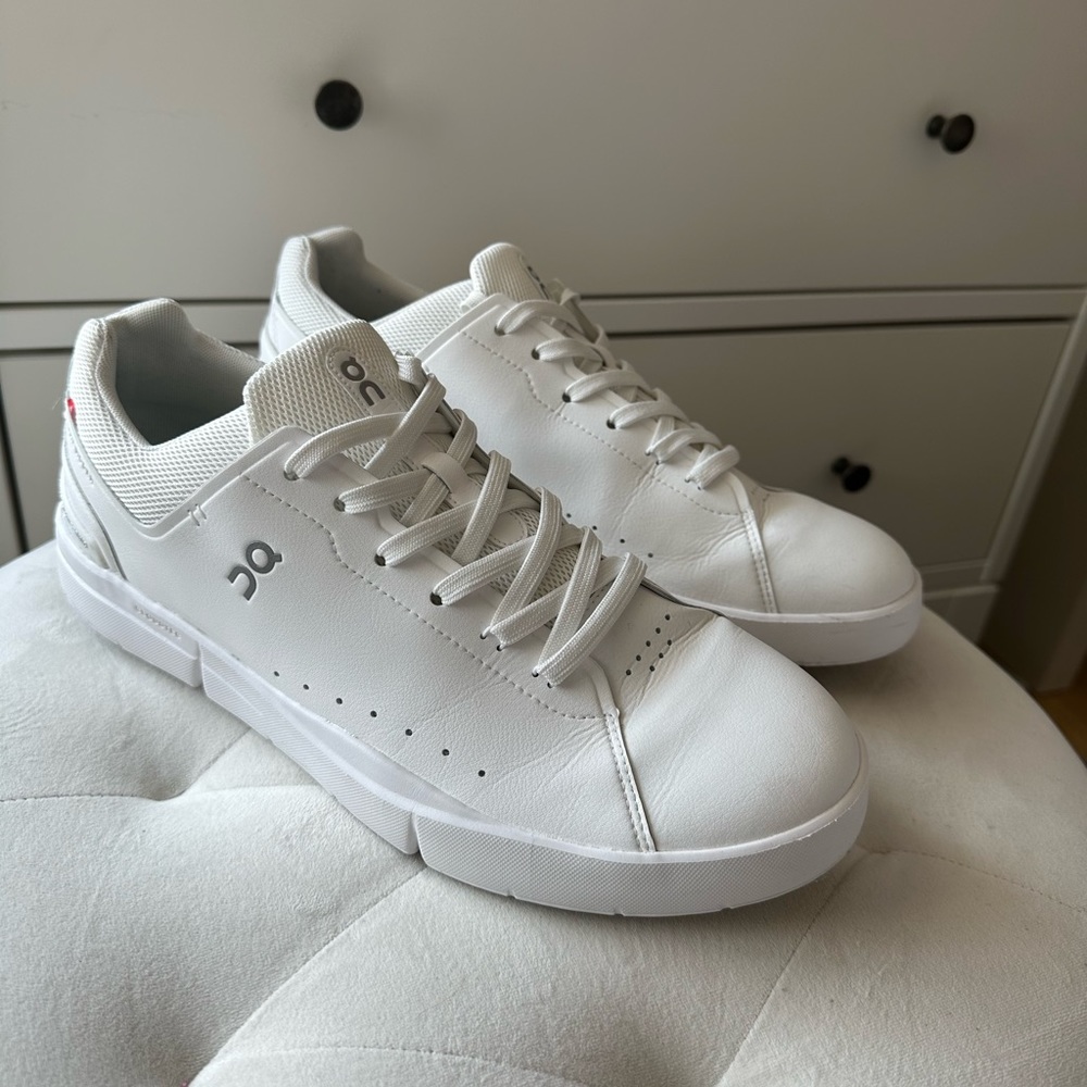 On The Roger Advantage Sneakers